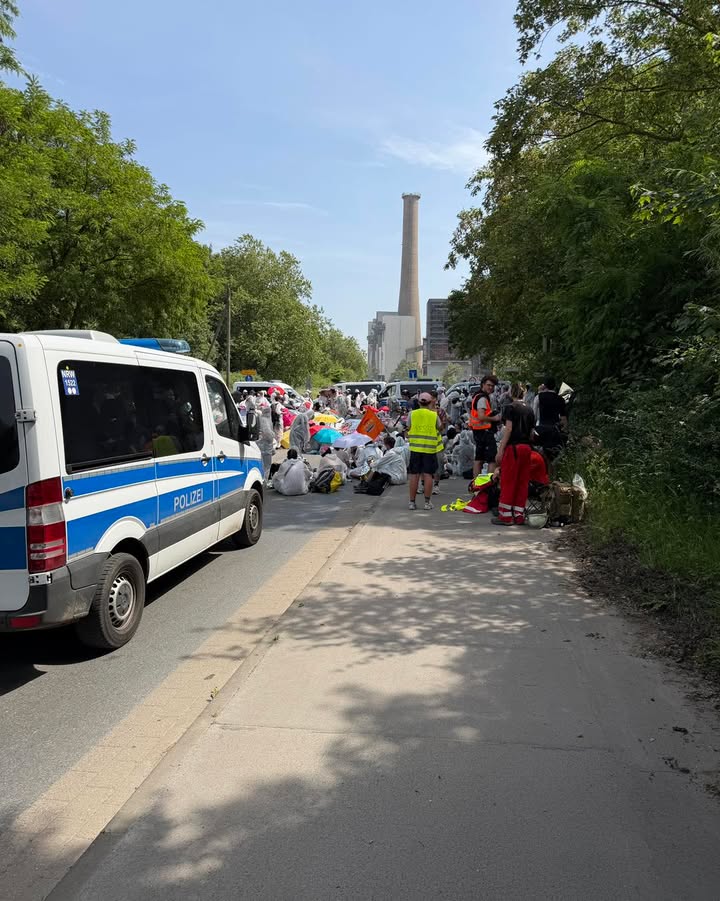 — Demonstration in Voerde blockiert Kreuzung —