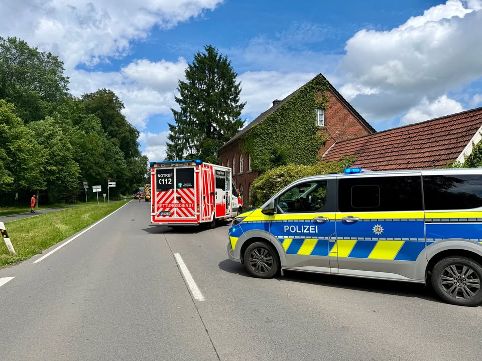 — Verkehrsunfall mit eingeklemmter Person in Hünxe —